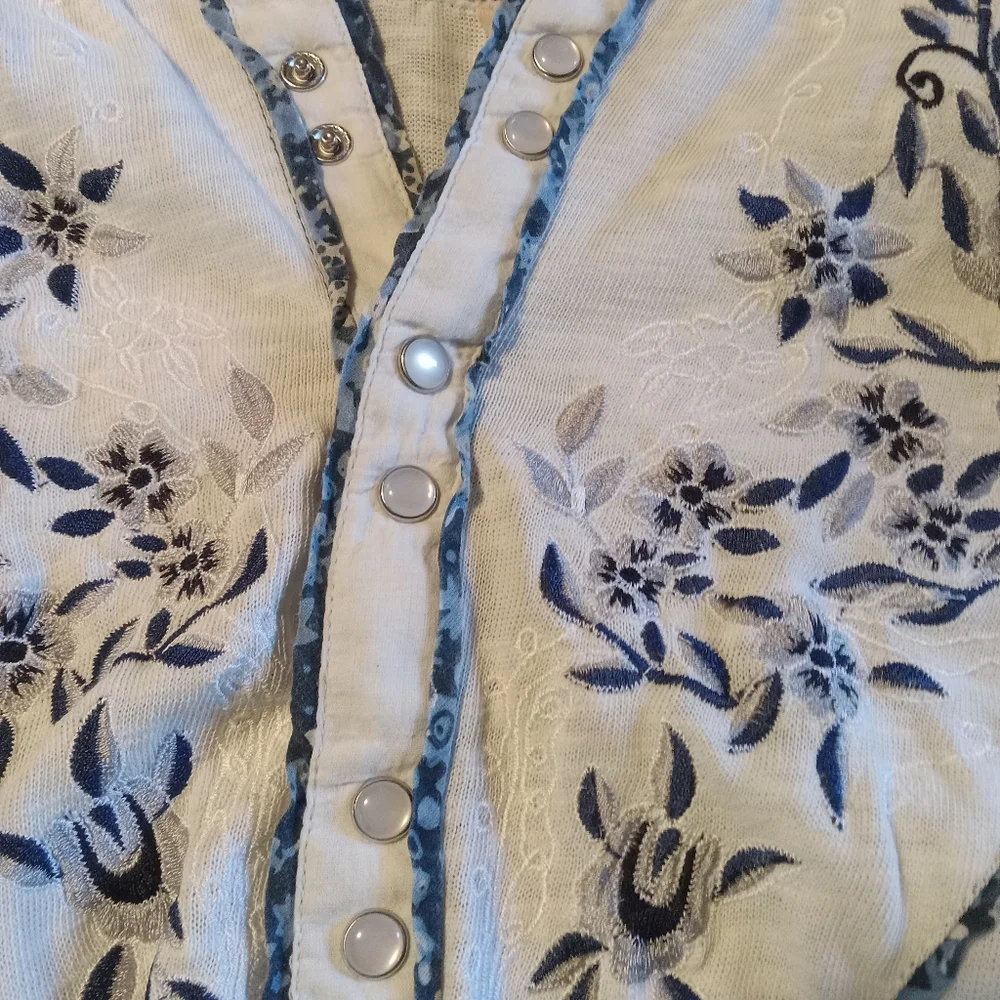 Free People blouse. - Picture 4 of 7